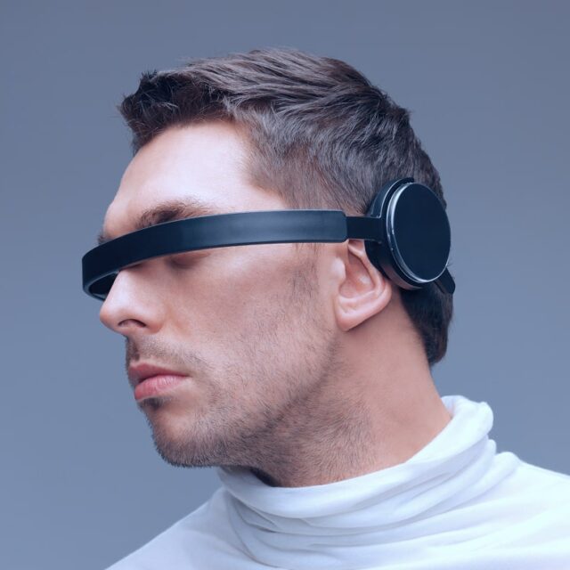 picture-handsome-man-with-futuristic